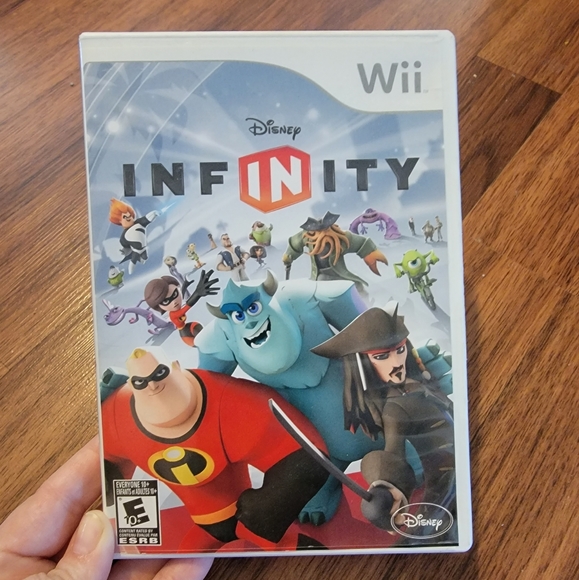 Disney Infinity Starter Pack Game for Nintendo Wii - Picture 2 of 2